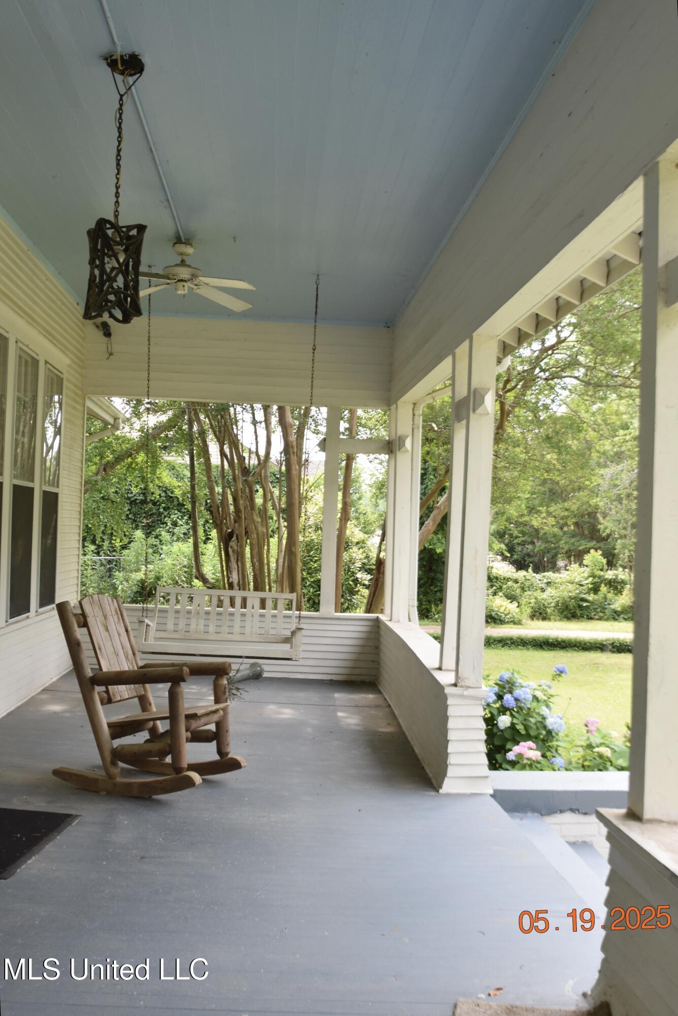 1303 River Road Greenwood, MS 38930 - Photo 4 of 36 DSC_1242