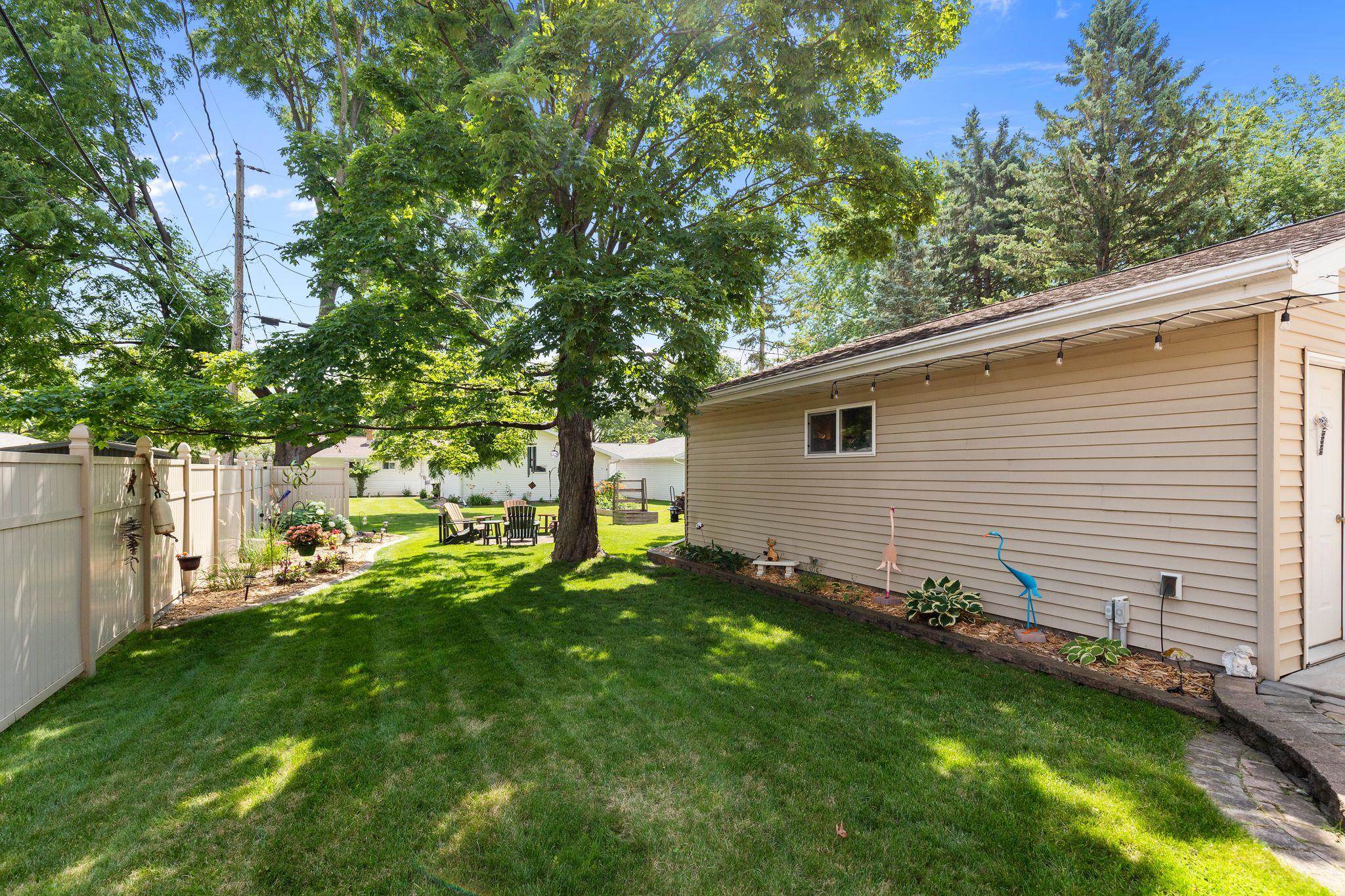 418 South Weimar Street Appleton, WI 54915 - Photo 13 of 46