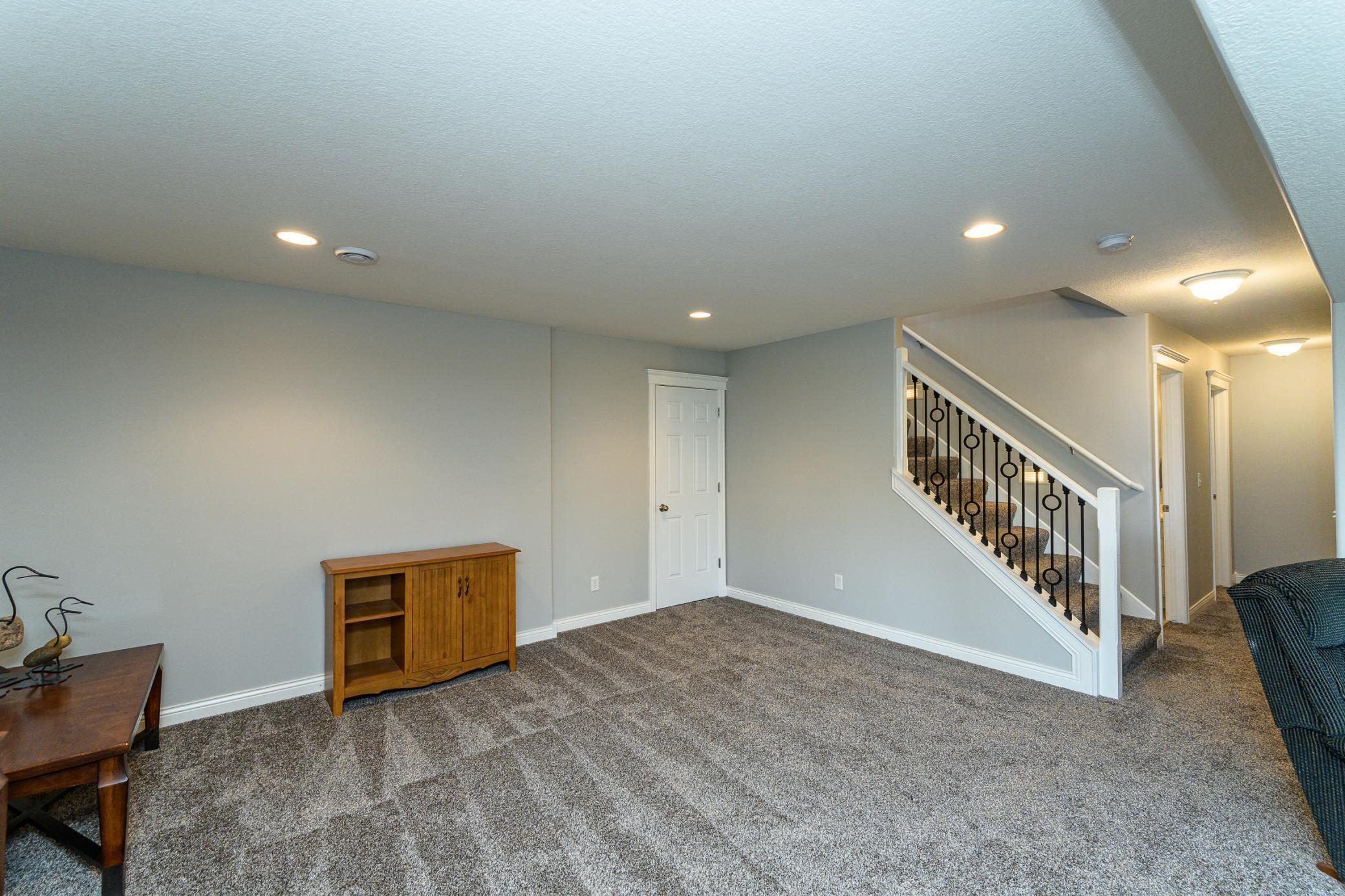 2743 Pinewood Ridge Drive Southeast Rochester, MN 55904 - Photo 19 of 42