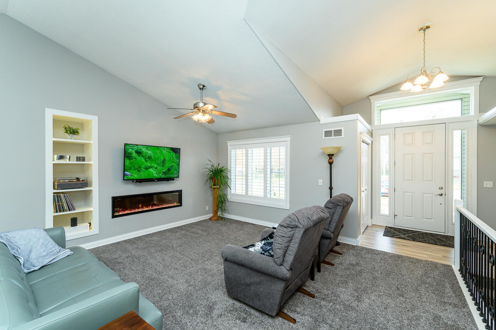 2743 Pinewood Ridge Drive Southeast Rochester, MN 55904 - Photo 2 of 42