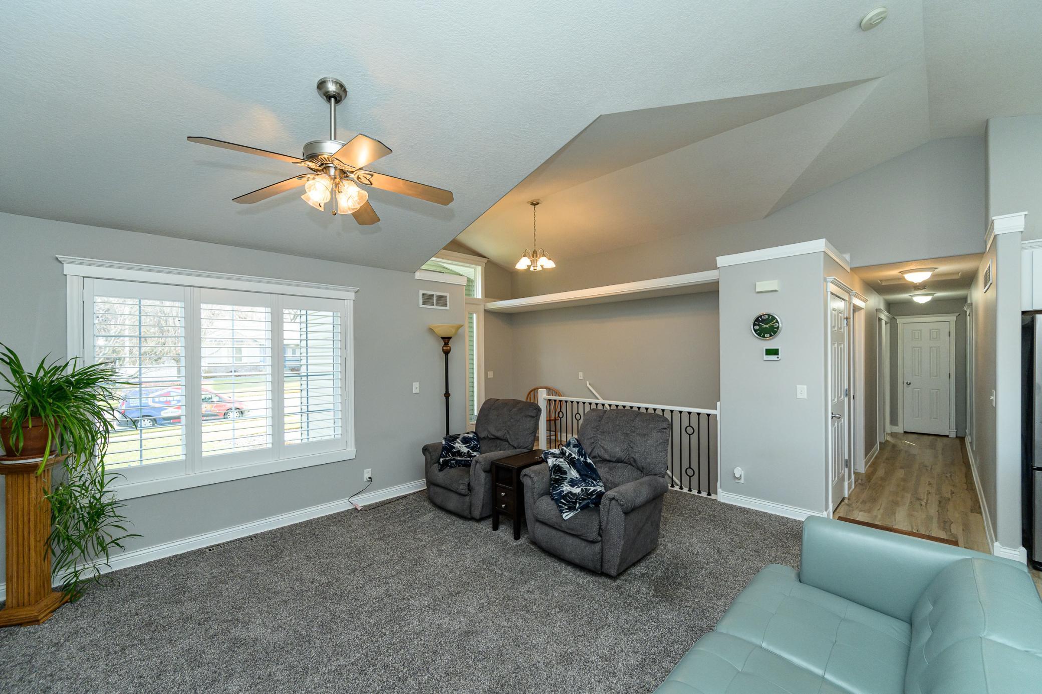 2743 Pinewood Ridge Drive Southeast Rochester, MN 55904 - Photo 3 of 42