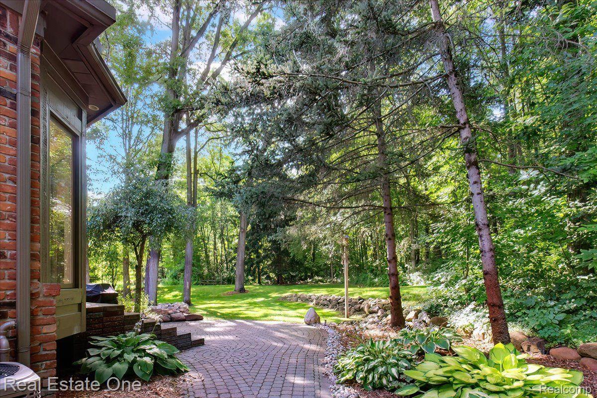 5016 Stonehenge Drive Rochester, MI 48306 - Photo 62 of 82 Gallery Image 62