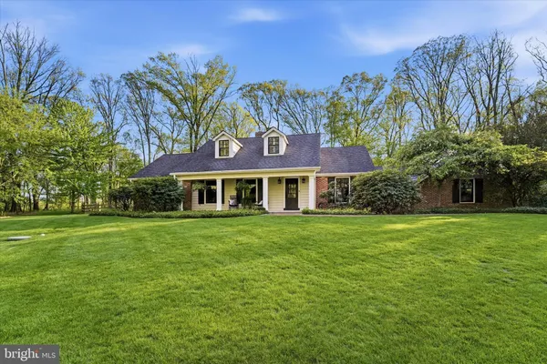 $860,000 | 1 Oak Tree Lane, Malvern, PA 19355