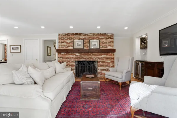 $860,000 | 1 Oak Tree Lane, Malvern, PA 19355