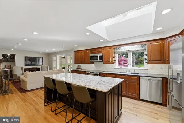 $860,000 | 1 Oak Tree Lane, Malvern, PA 19355