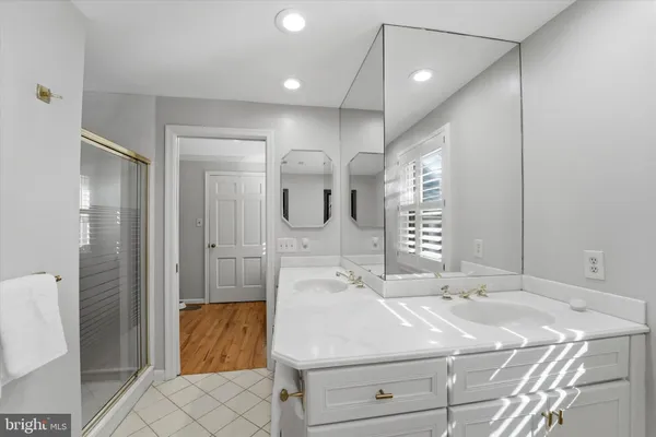 $860,000 | 1 Oak Tree Lane, Malvern, PA 19355