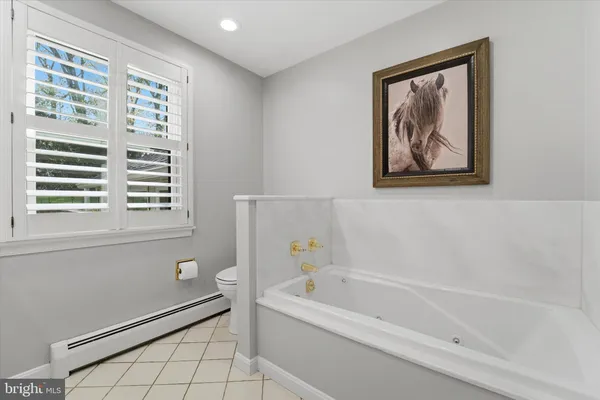 $860,000 | 1 Oak Tree Lane, Malvern, PA 19355