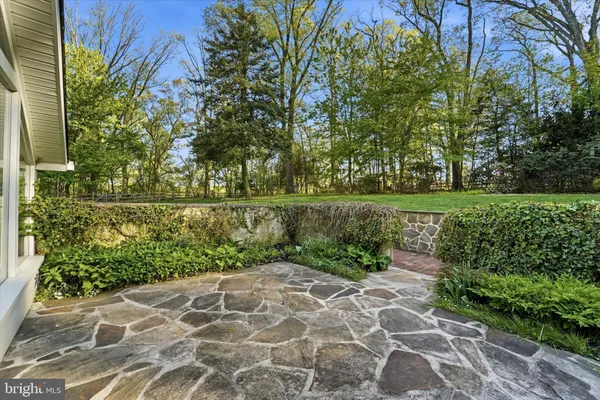 $860,000 | 1 Oak Tree Lane, Malvern, PA 19355