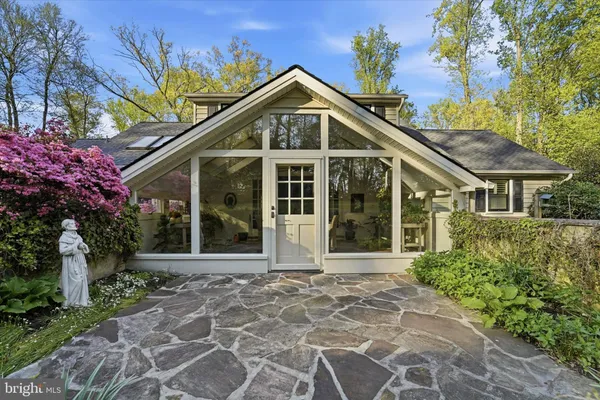 $860,000 | 1 Oak Tree Lane, Malvern, PA 19355
