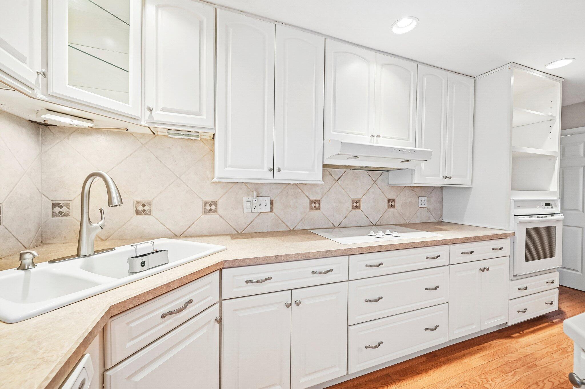 5595 Karl Road Columbus, OH 43229 - Photo 13 of 44 17-web-or-mls-Karl Rd-S1509-017