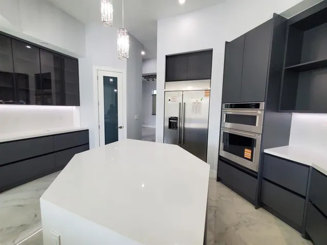 $2,590,000 | 11000 Southwest 30th Court, Fort Lauderdale, FL 33328