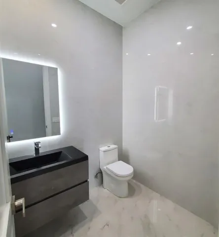 $2,590,000 | 11000 Southwest 30th Court, Fort Lauderdale, FL 33328