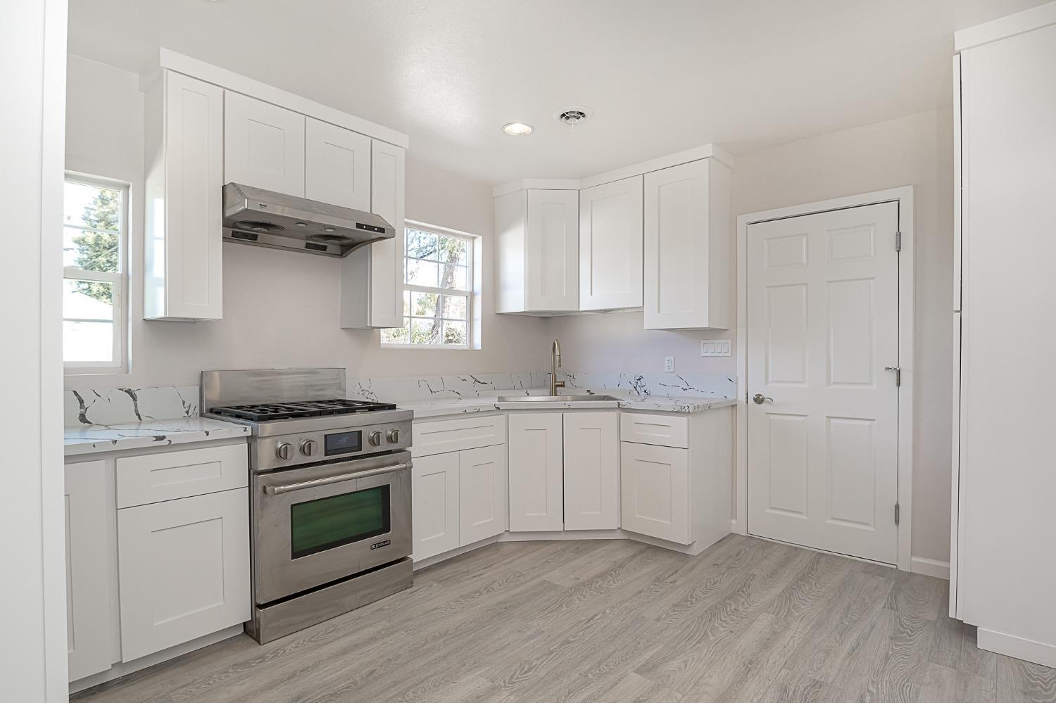 921 Fourth Street Ripon, CA 95366 - Photo 5 of 18 Gallery Image 5