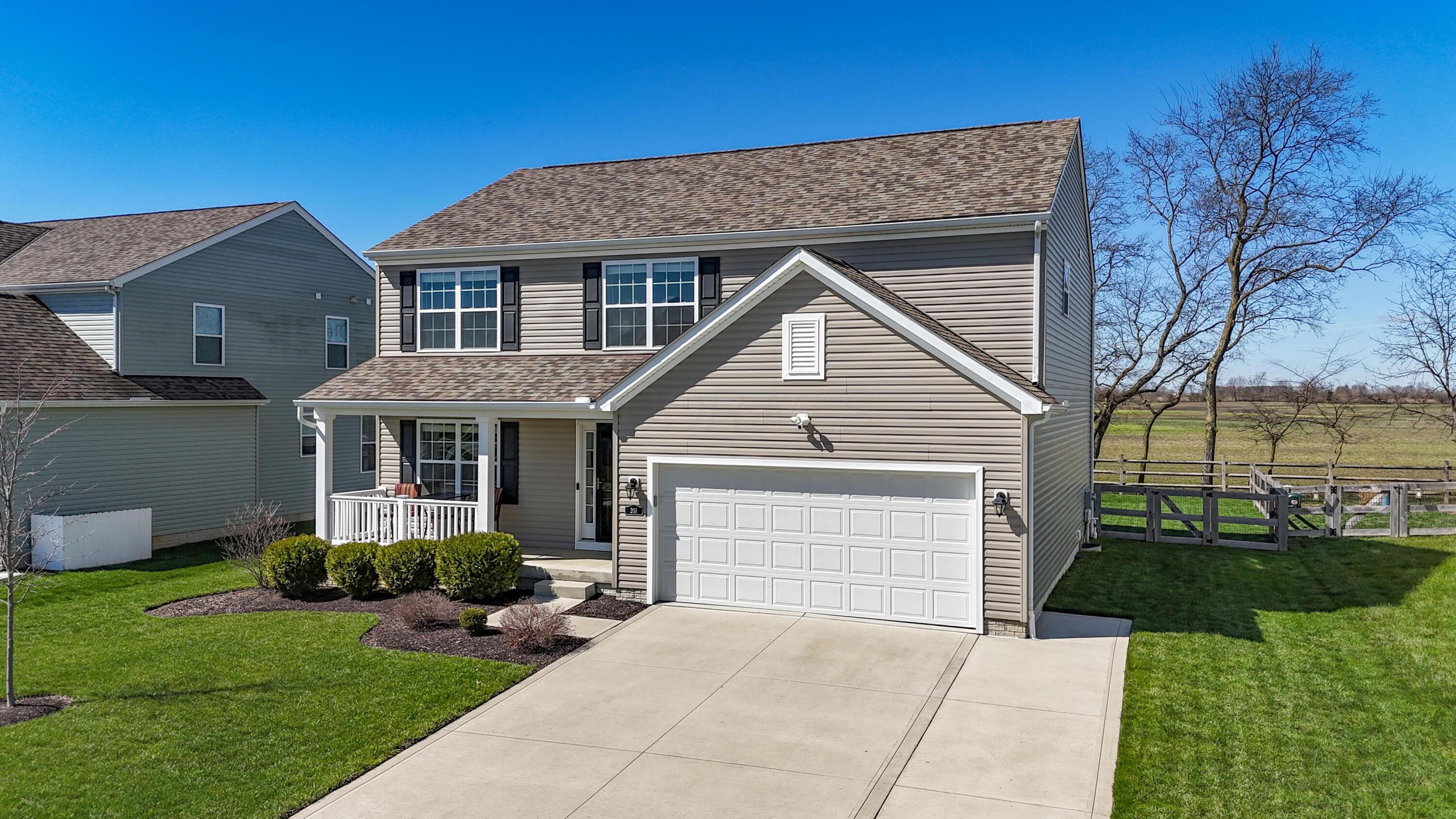 201 Rosewood Loop Southwest Commercial Point, OH 43116 - Photo 2 of 40 201 Rosewood Loop SW