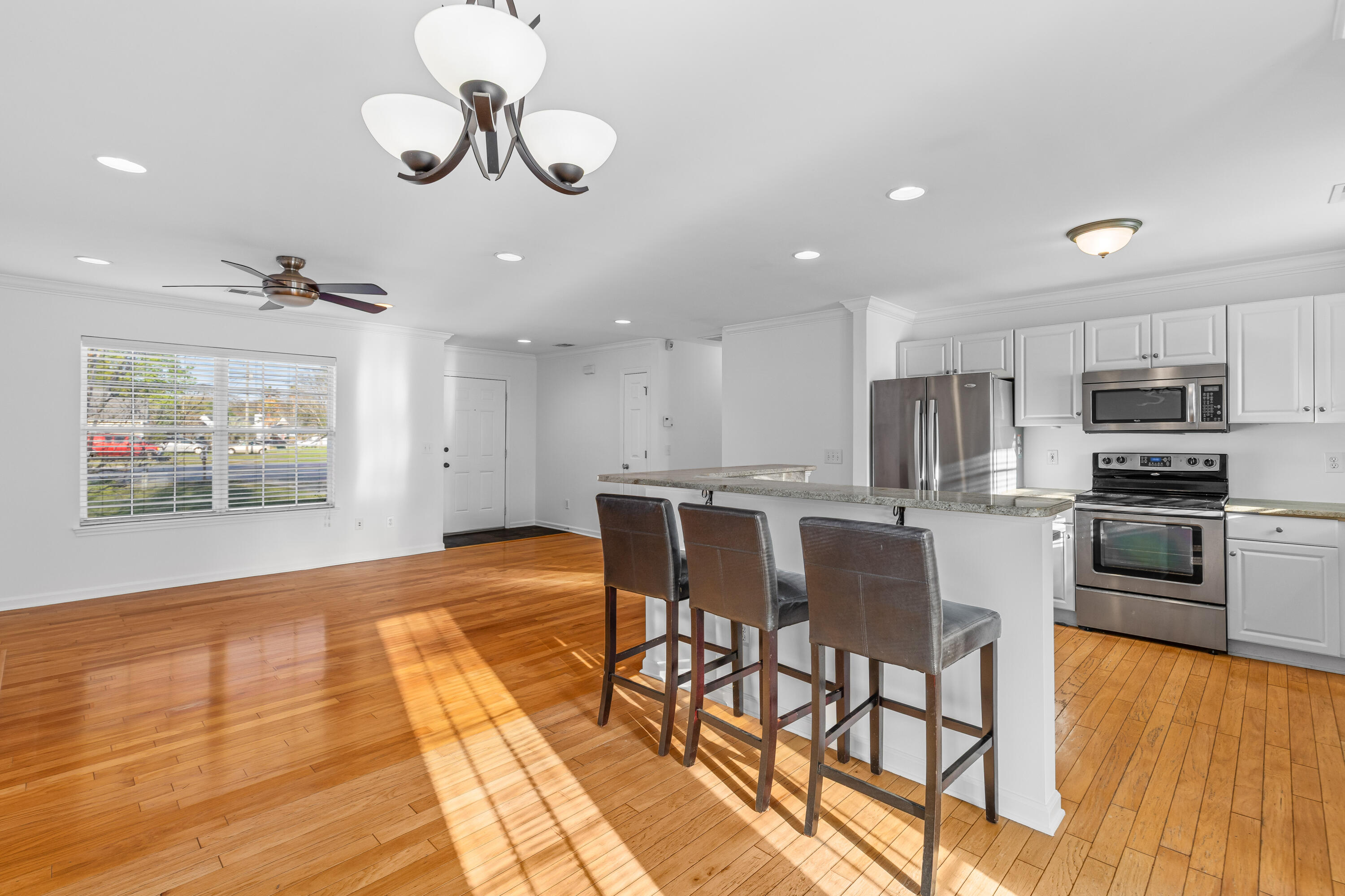 1099 Farmington Road Charleston, SC 29412 - Photo 10 of 34 Kitchen island