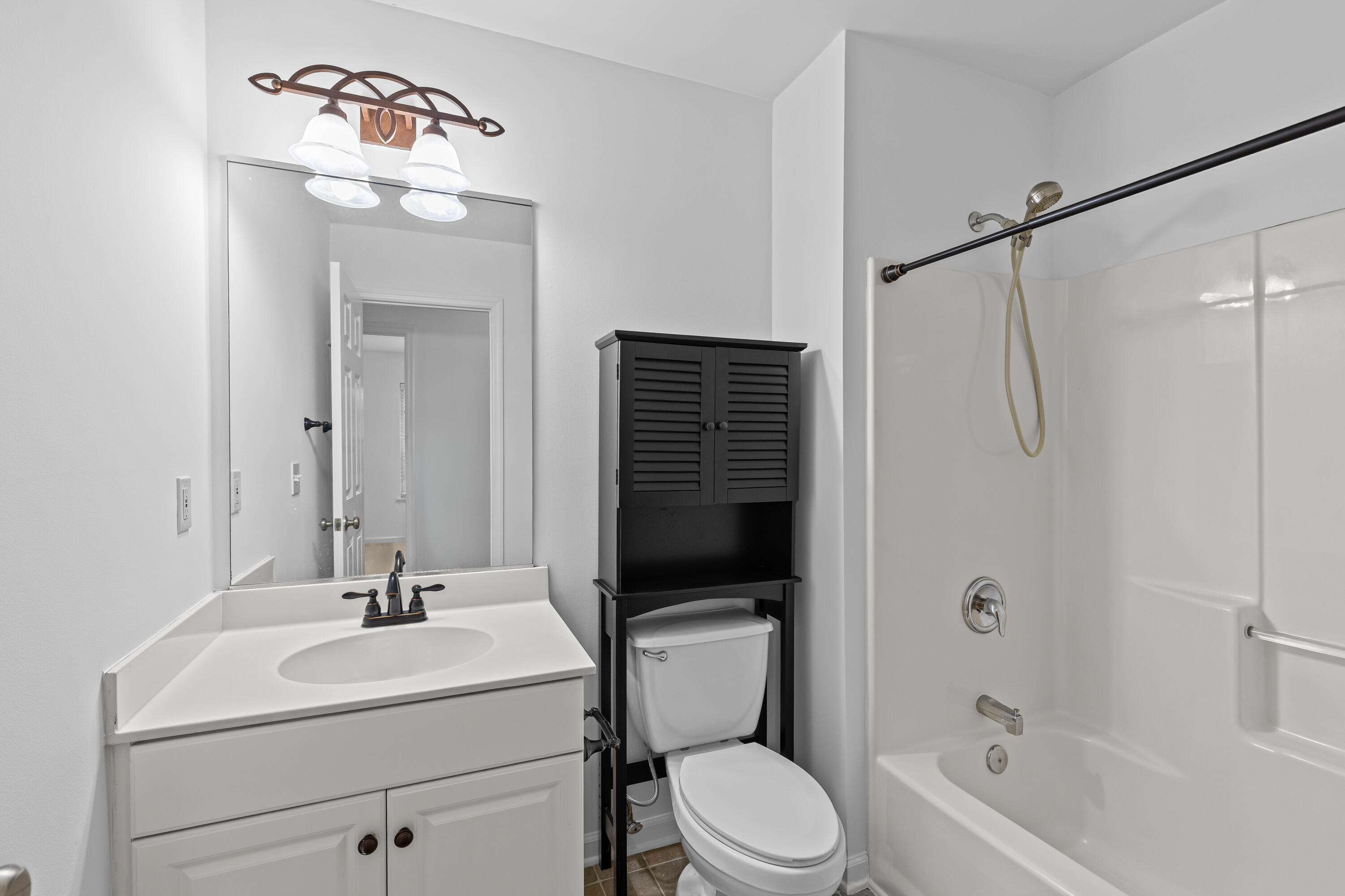 1099 Farmington Road Charleston, SC 29412 - Photo 14 of 34 Bathroom 1