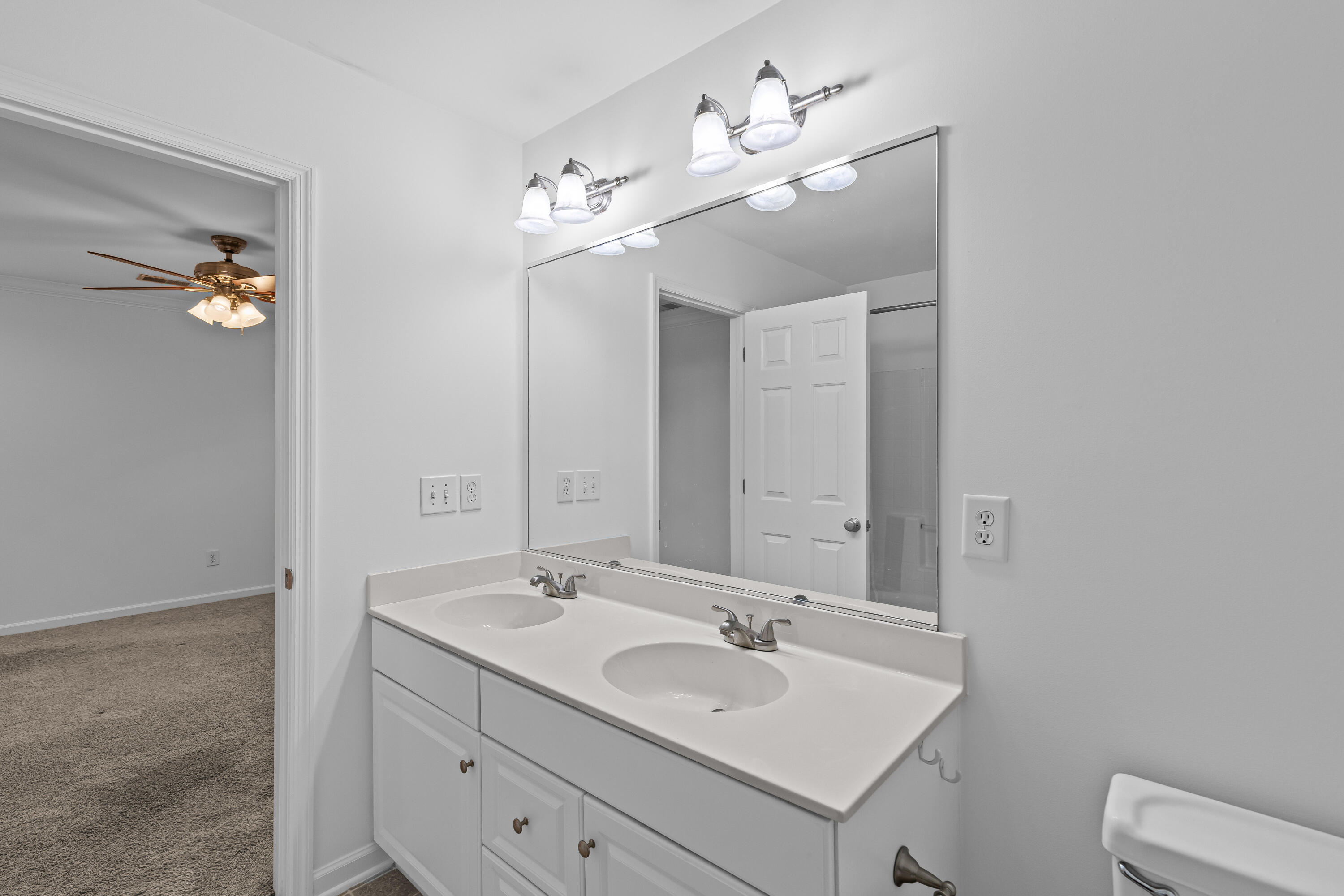 1099 Farmington Road Charleston, SC 29412 - Photo 19 of 34 Bathroom 2