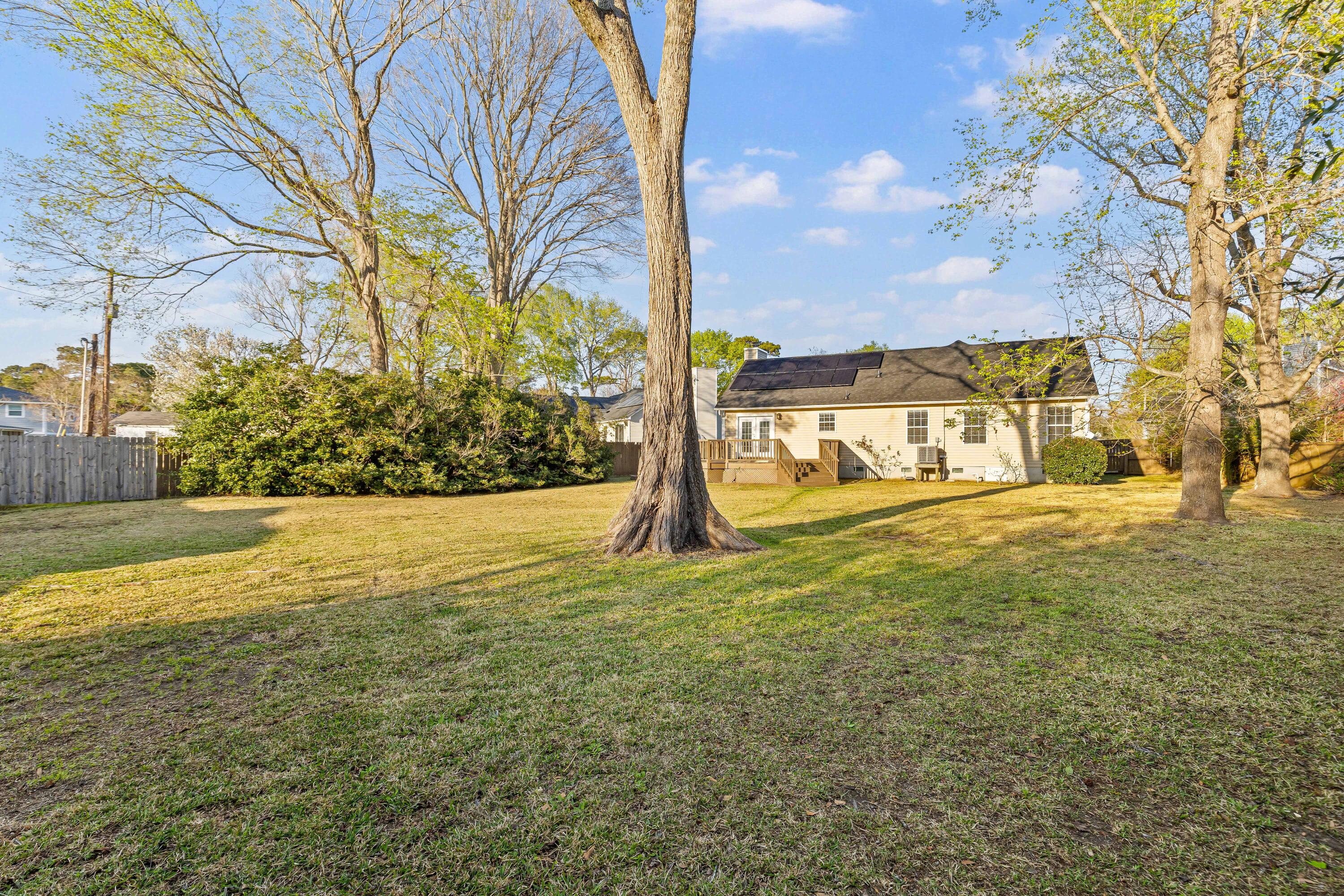 1099 Farmington Road Charleston, SC 29412 - Photo 27 of 34 Back Yard