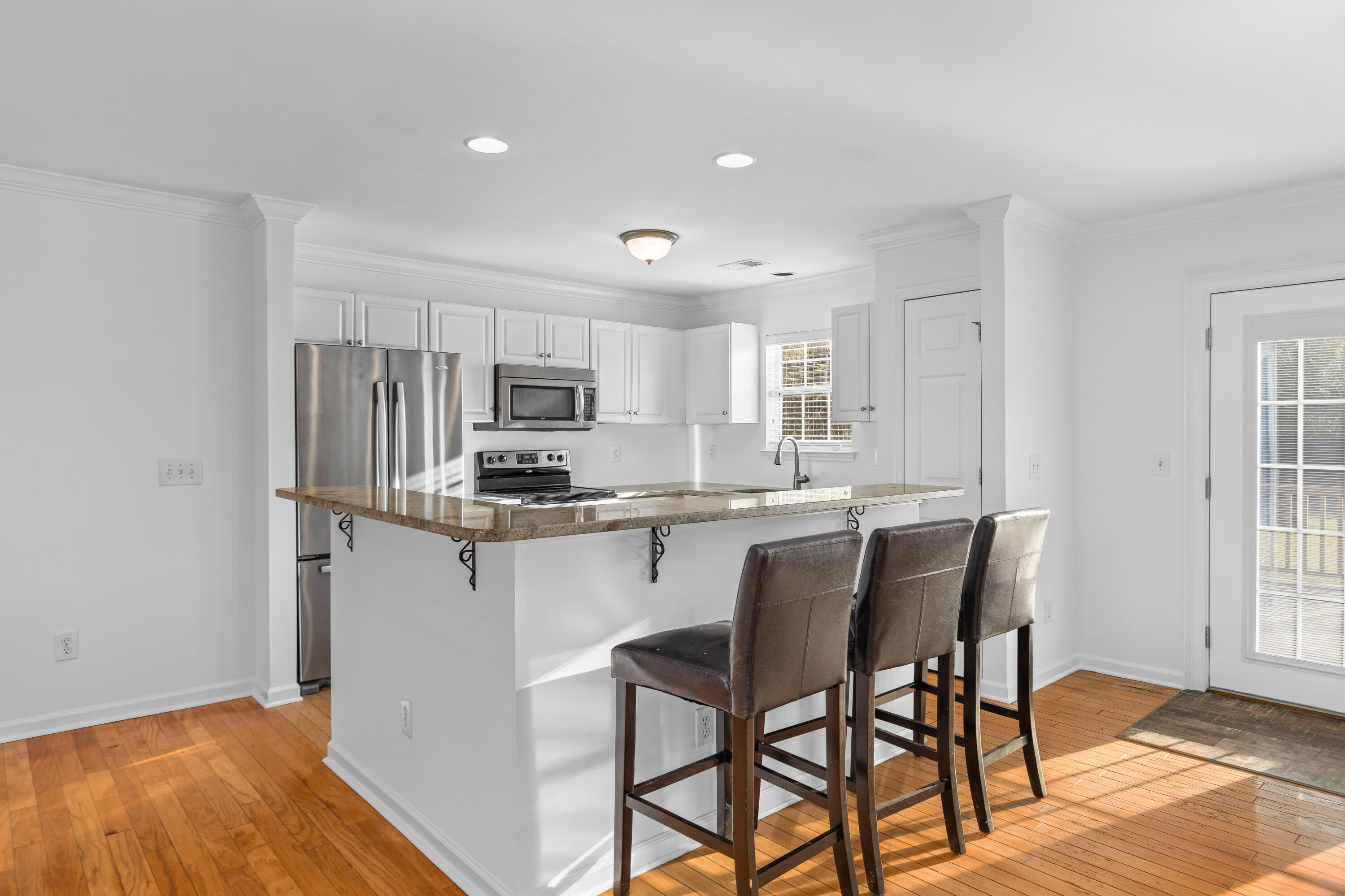 1099 Farmington Road Charleston, SC 29412 - Photo 7 of 34 Kitchen Island