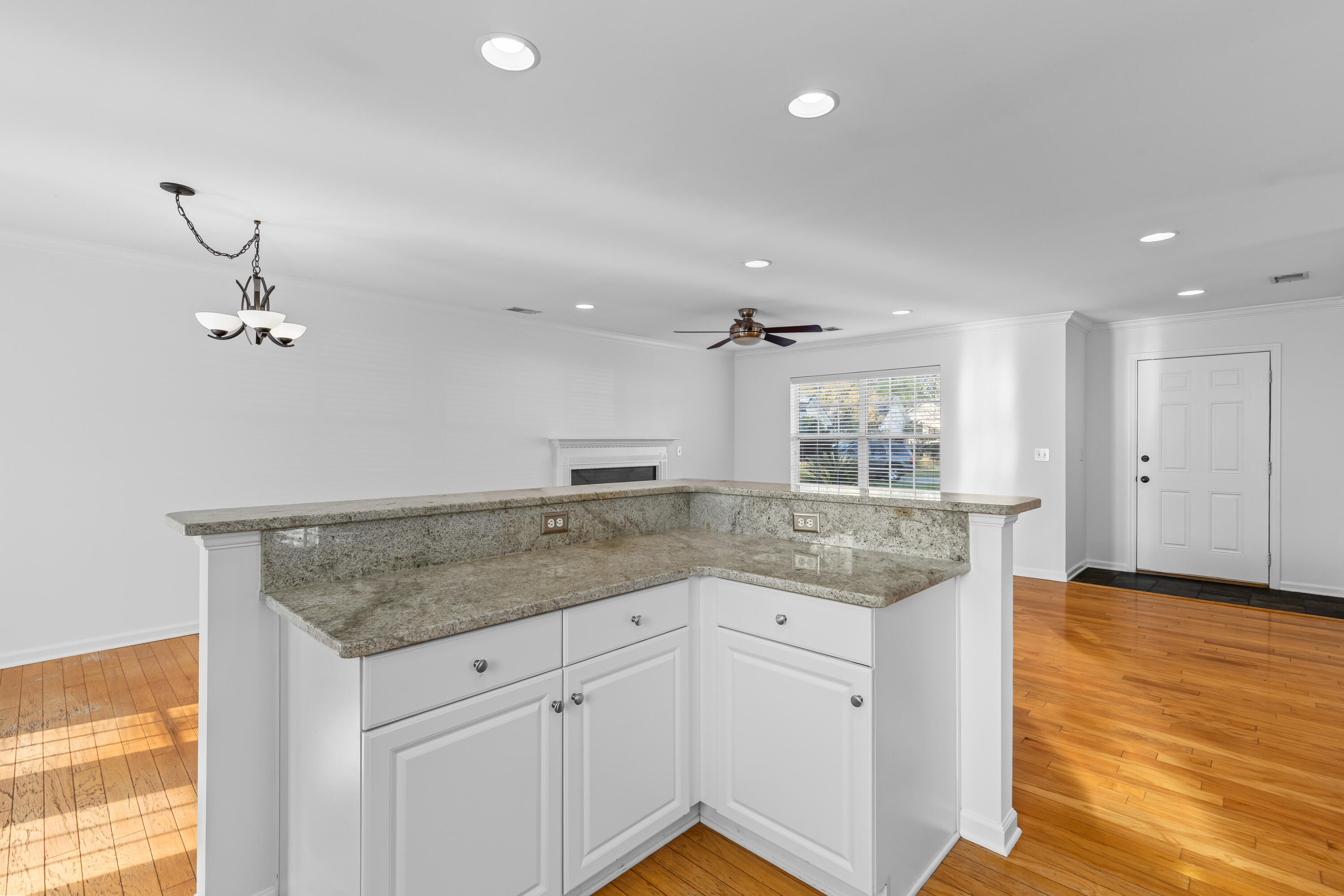 1099 Farmington Road Charleston, SC 29412 - Photo 9 of 34 Kitchen Island