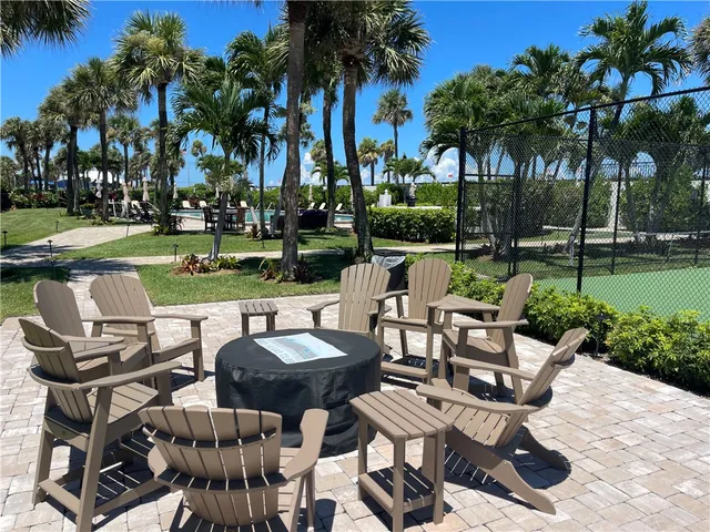 a view of a house with a big yard