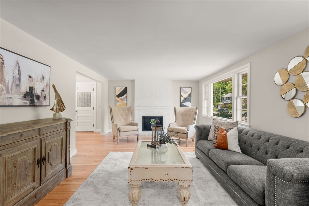 10 Roberta Road Sharon, MA 02067 - Photo 3 of 25