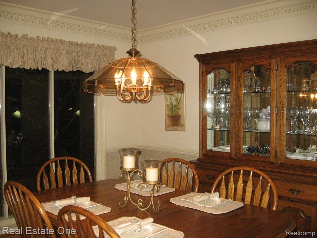 1285 Springwood Court Rochester, MI 48309 - Photo 15 of 20 Dining Rm