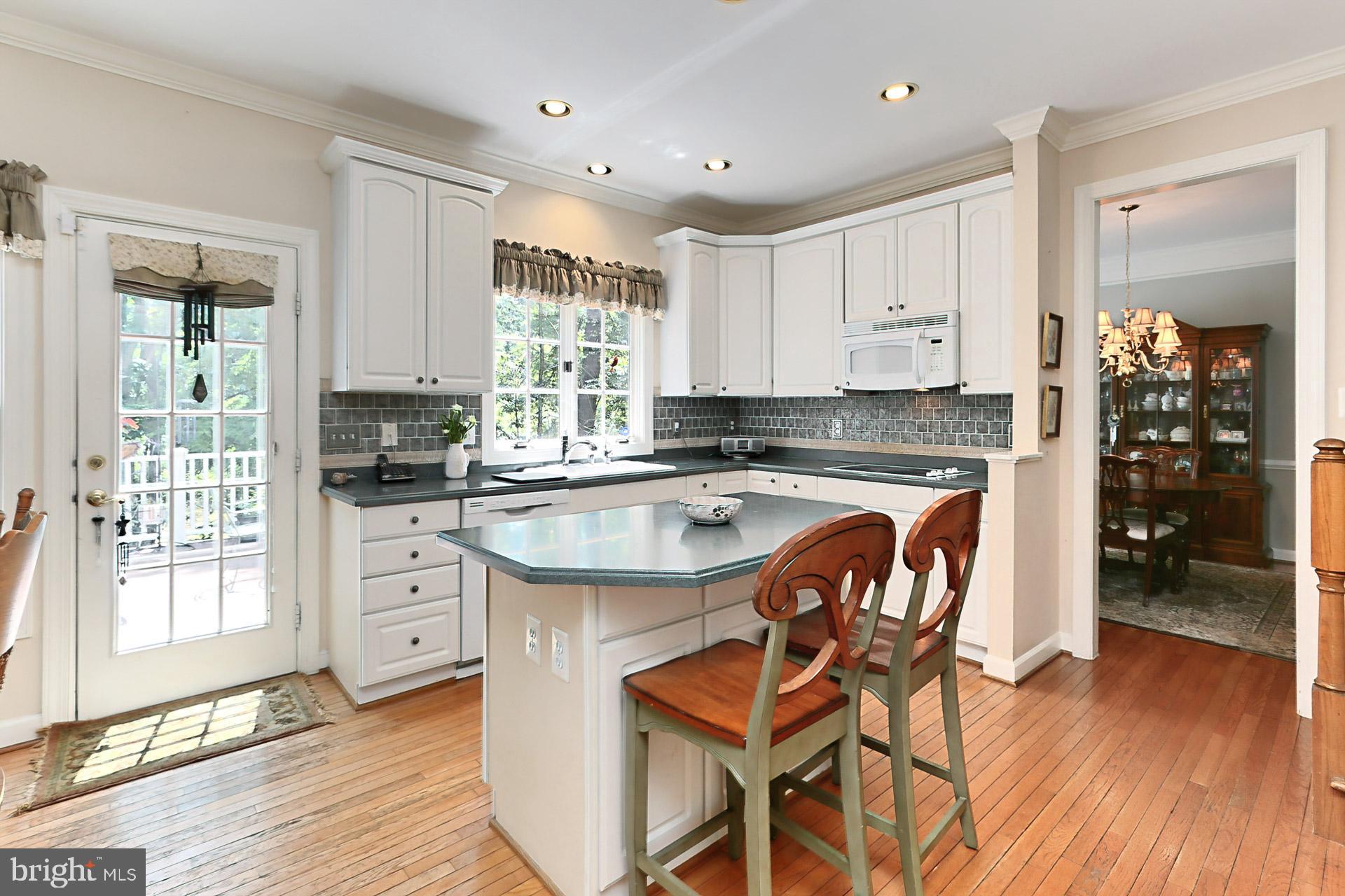 14269 Clubhouse Road Gainesville, VA 20155 - Photo 7 of 26 Gallery Image 7