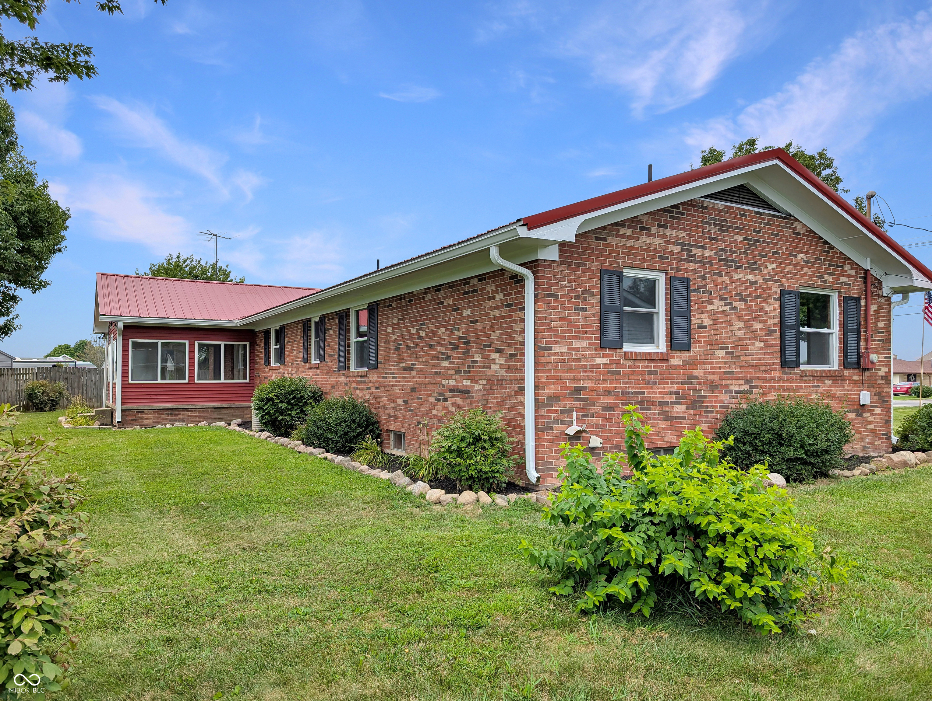 1809 East Kelly Road Frankfort, IN 46041 - Photo 3 of 35