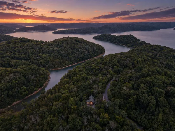 $684,900 | 110 Lake Meadow Drive, Smithville, TN 37166