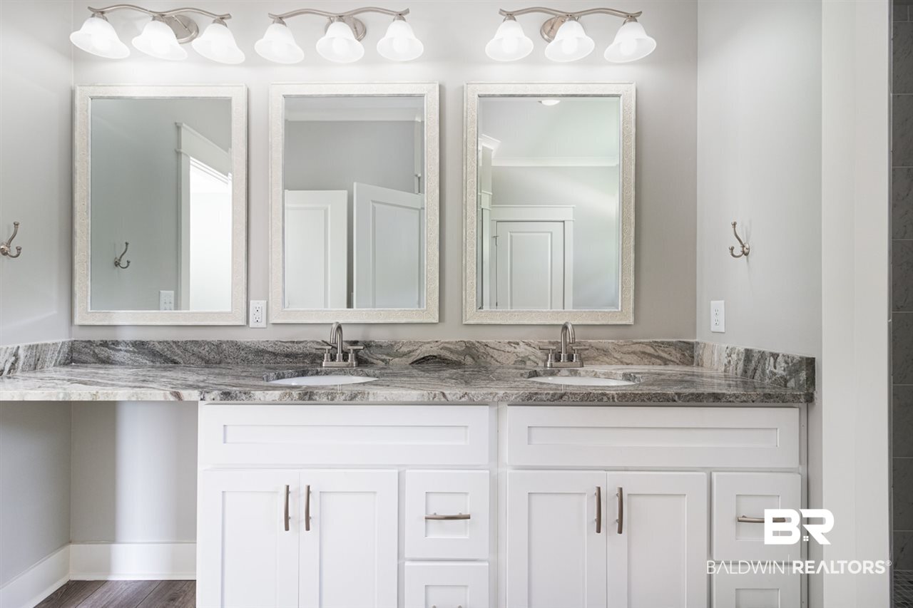 24595 Tarpon Lane Orange Beach, AL 36561 - Photo 11 of 24 Master Bath