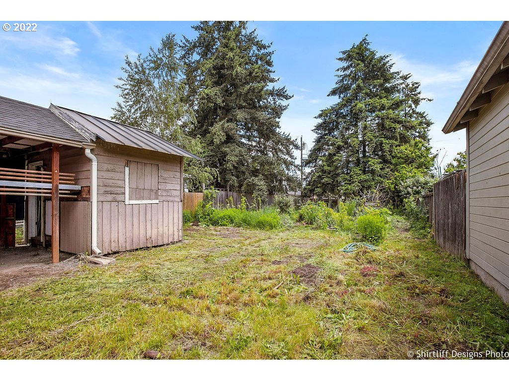 387 16th Street Springfield, OR 97477 - Photo 19 of 23 Shed