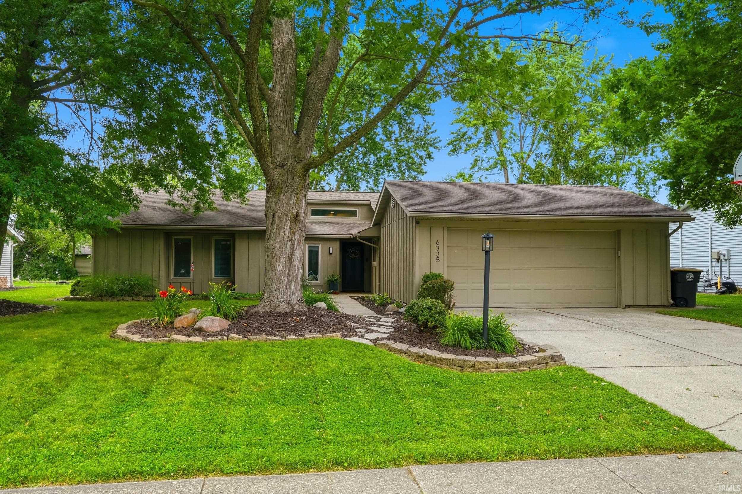 6335 Tanbark Trail Fort Wayne, IN 46835 - Photo 7 of 44