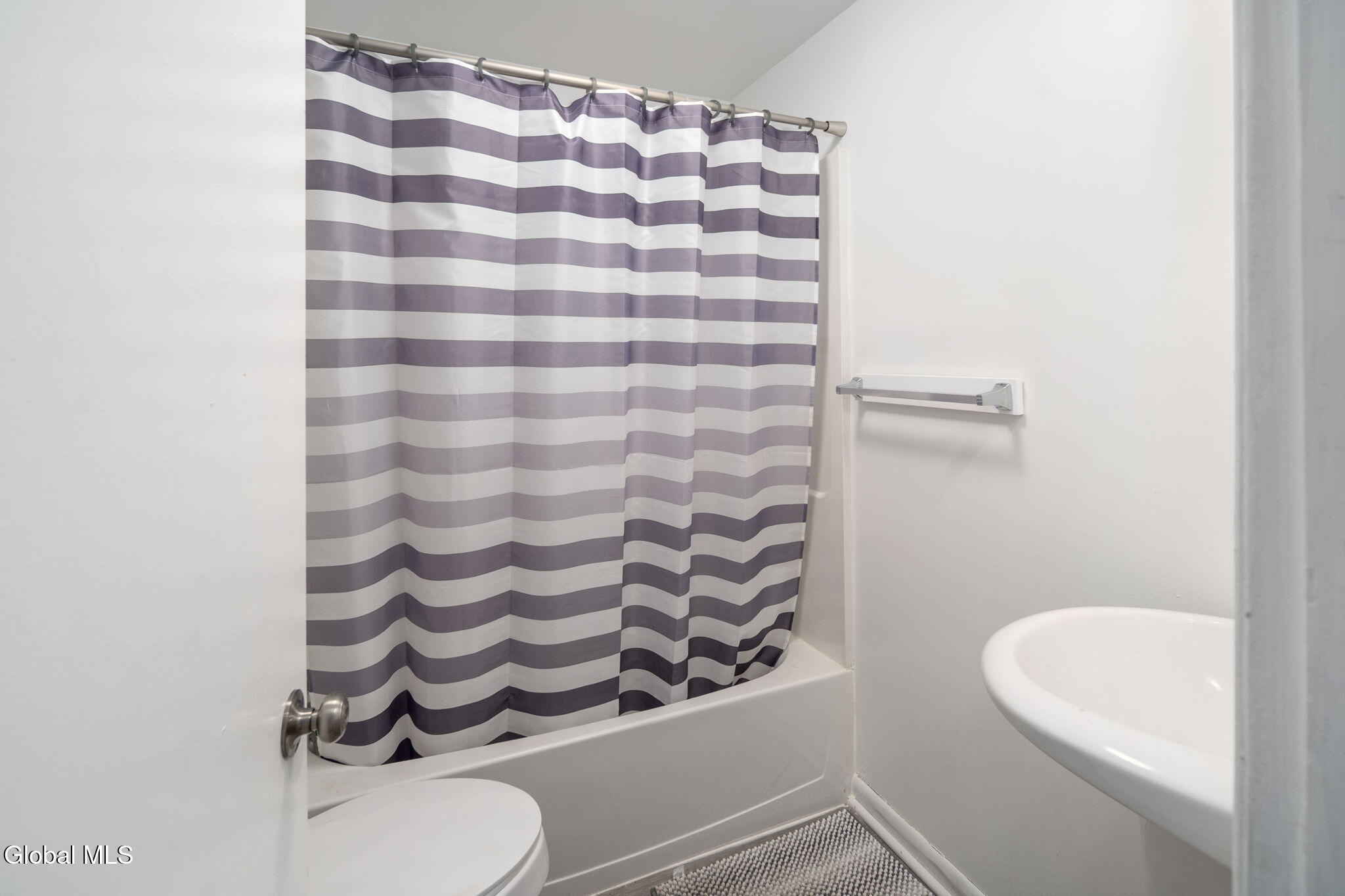 1073 Regent Street Schenectady, NY 12309 - Photo 13 of 51 14-1073RegentSt_14