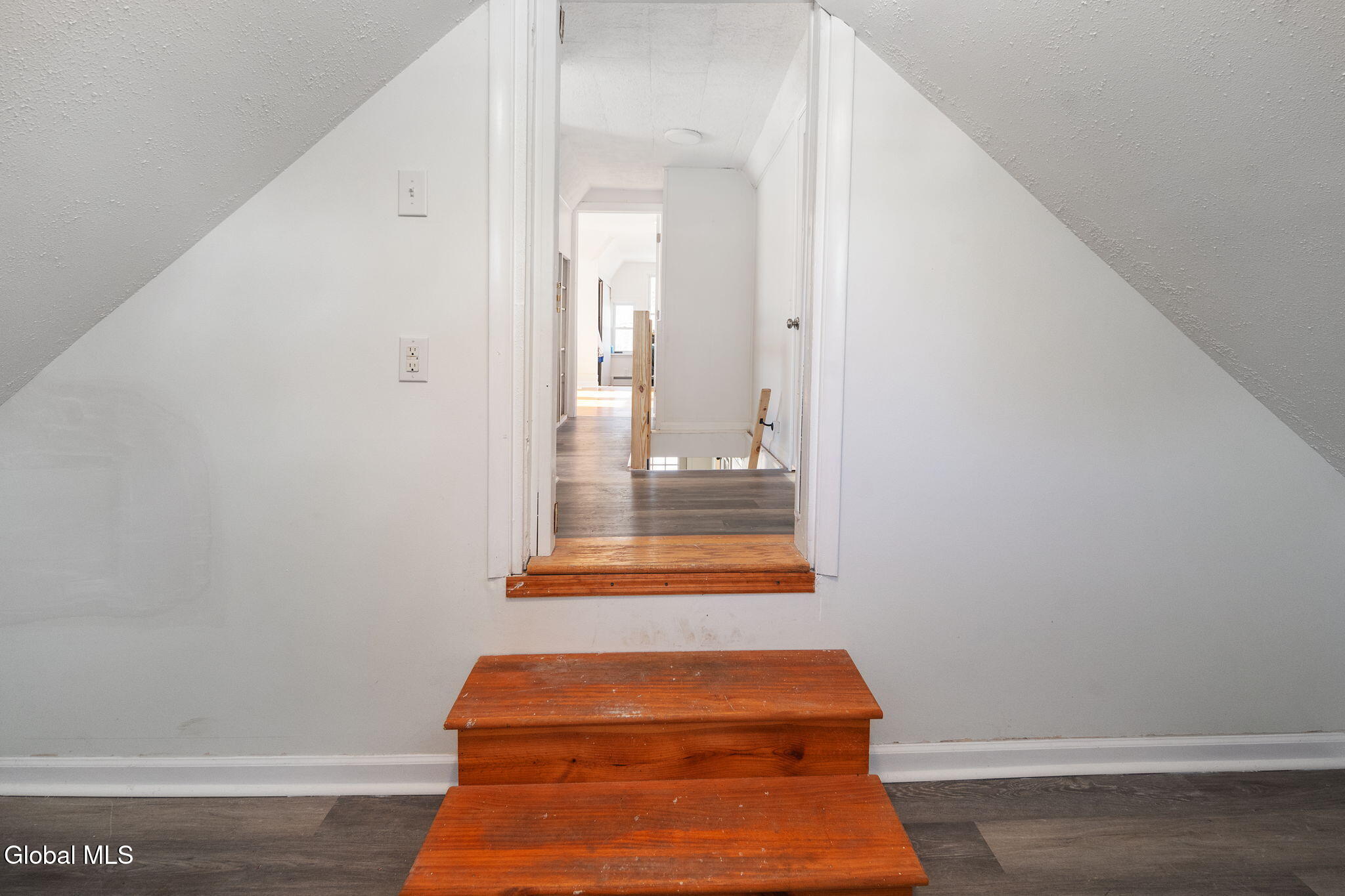 1073 Regent Street Schenectady, NY 12309 - Photo 35 of 51 36-1073RegentSt_36