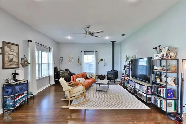 $2,695 | 1441 South 2nd Street, Abilene, TX 79602