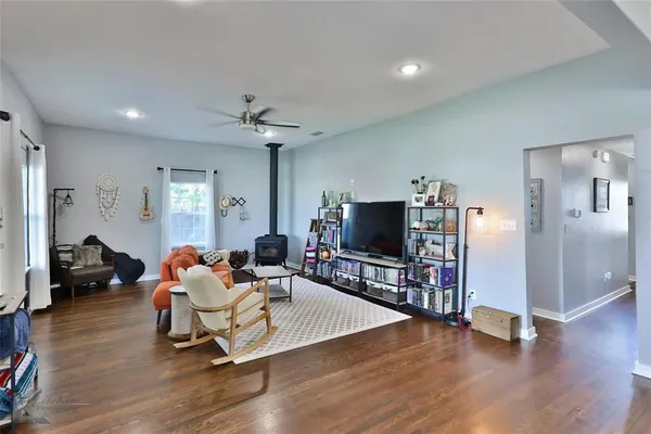 $2,695 | 1441 South 2nd Street, Abilene, TX 79602