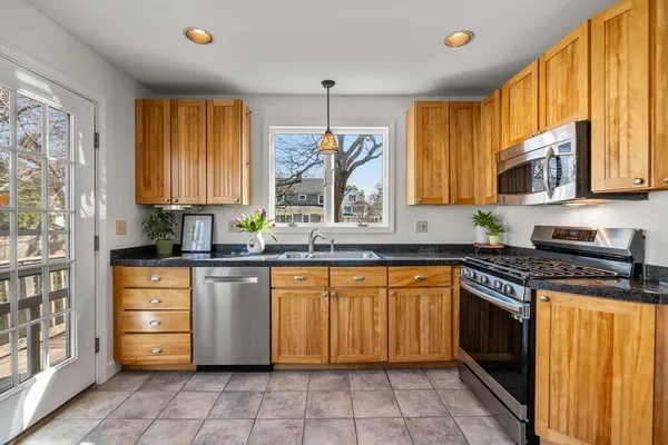 $789,000 | 11 Lowell Street, Beverly, MA 01915