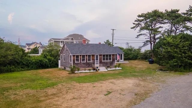 $5,000 | 20 Ocean Boulevard, North Hampton, NH 03862