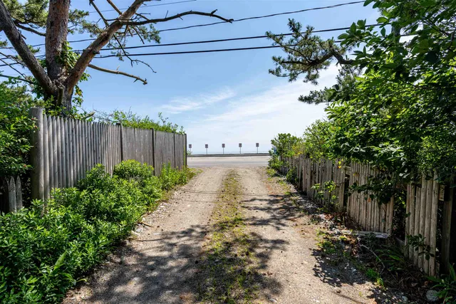 $5,000 | 20 Ocean Boulevard, North Hampton, NH 03862