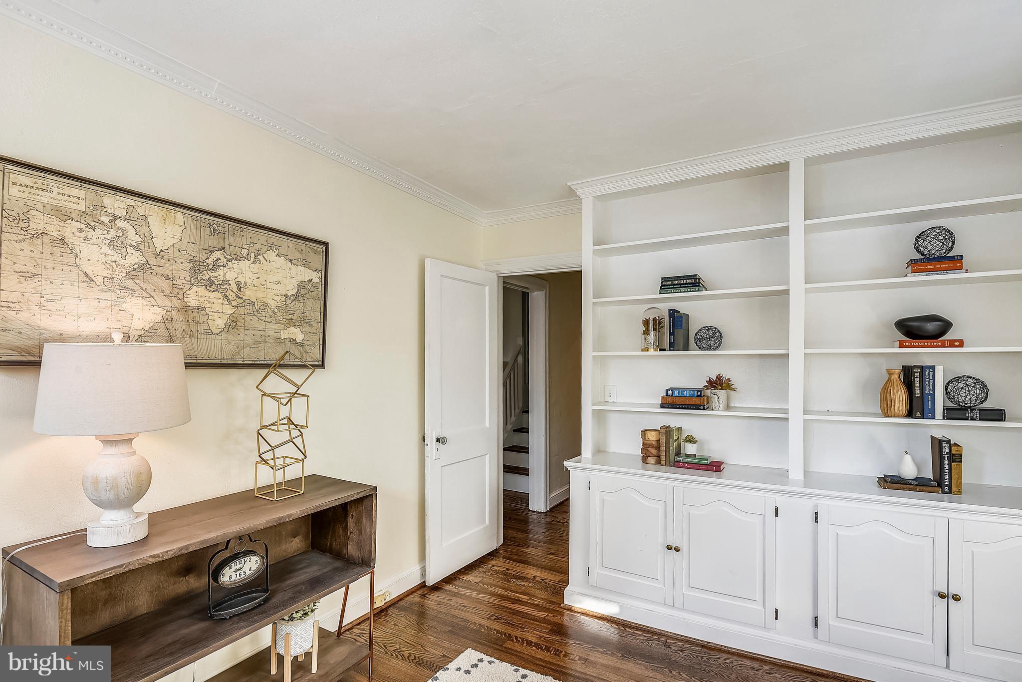 2400 Cameron Mills Road Alexandria, VA 22302 - Photo 21 of 48 Main level office or BR, built ins