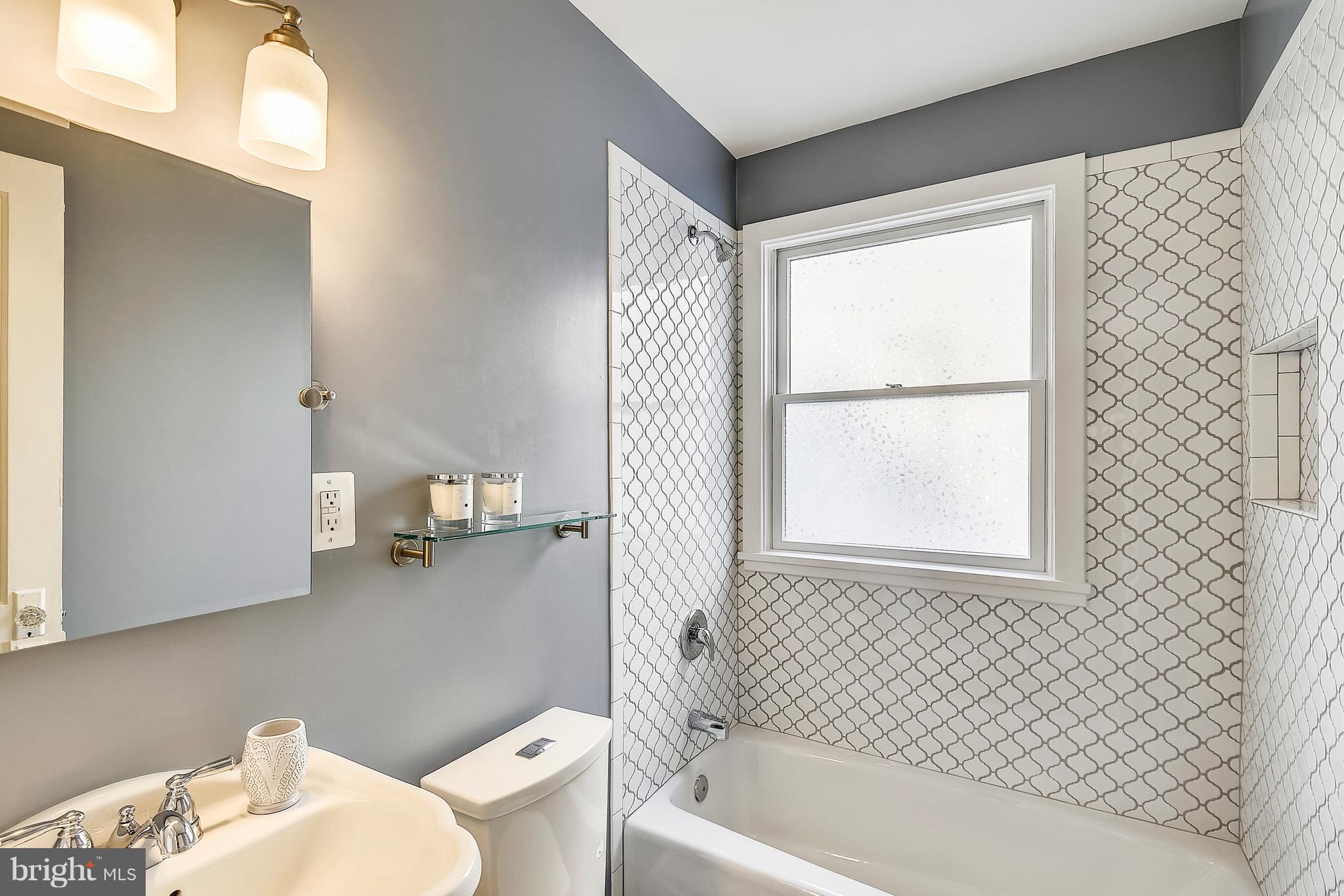 2400 Cameron Mills Road Alexandria, VA 22302 - Photo 22 of 48 Main level full bath