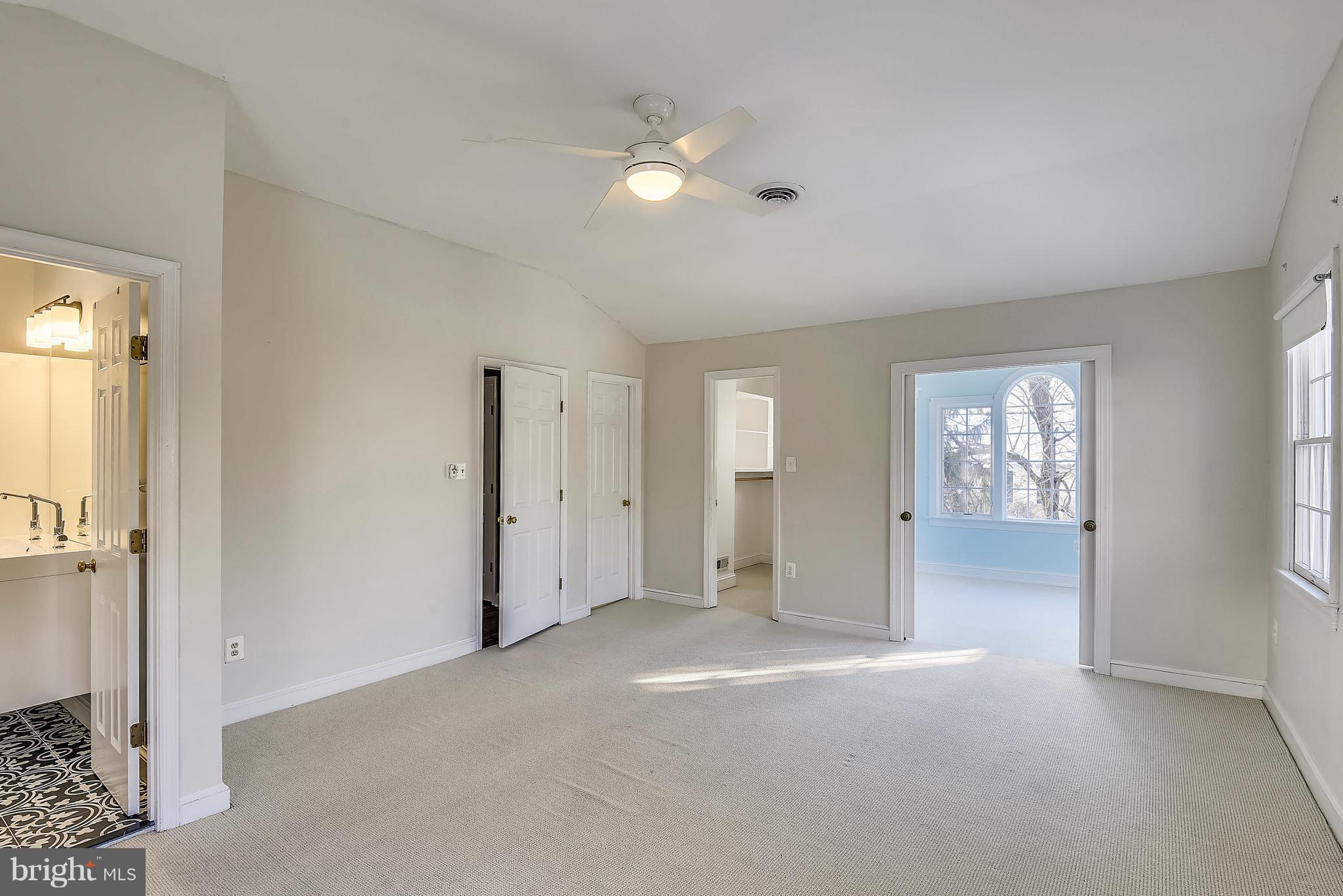 2400 Cameron Mills Road Alexandria, VA 22302 - Photo 31 of 48 Master bedroom upper level