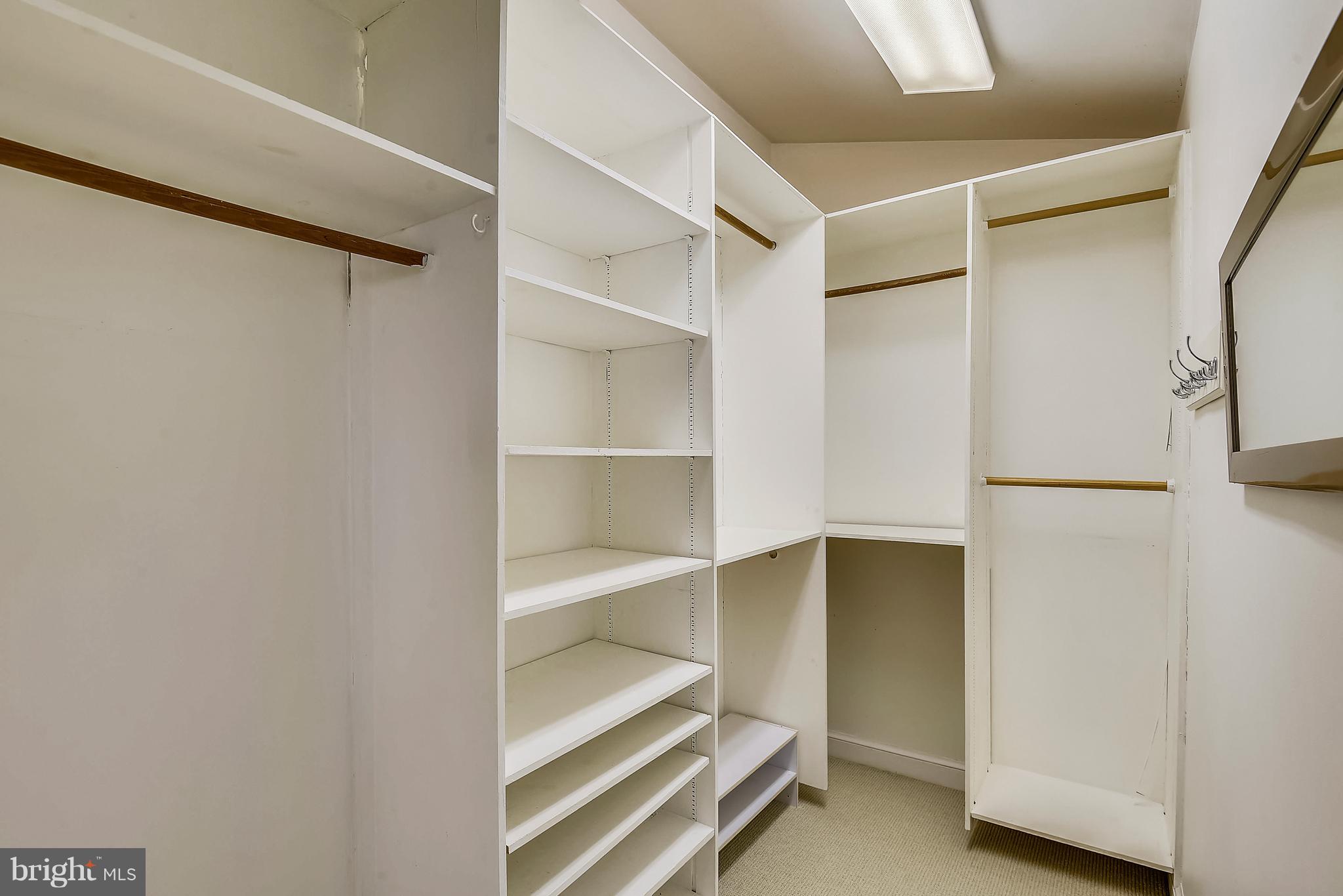 2400 Cameron Mills Road Alexandria, VA 22302 - Photo 34 of 48 Upper level walk in closet