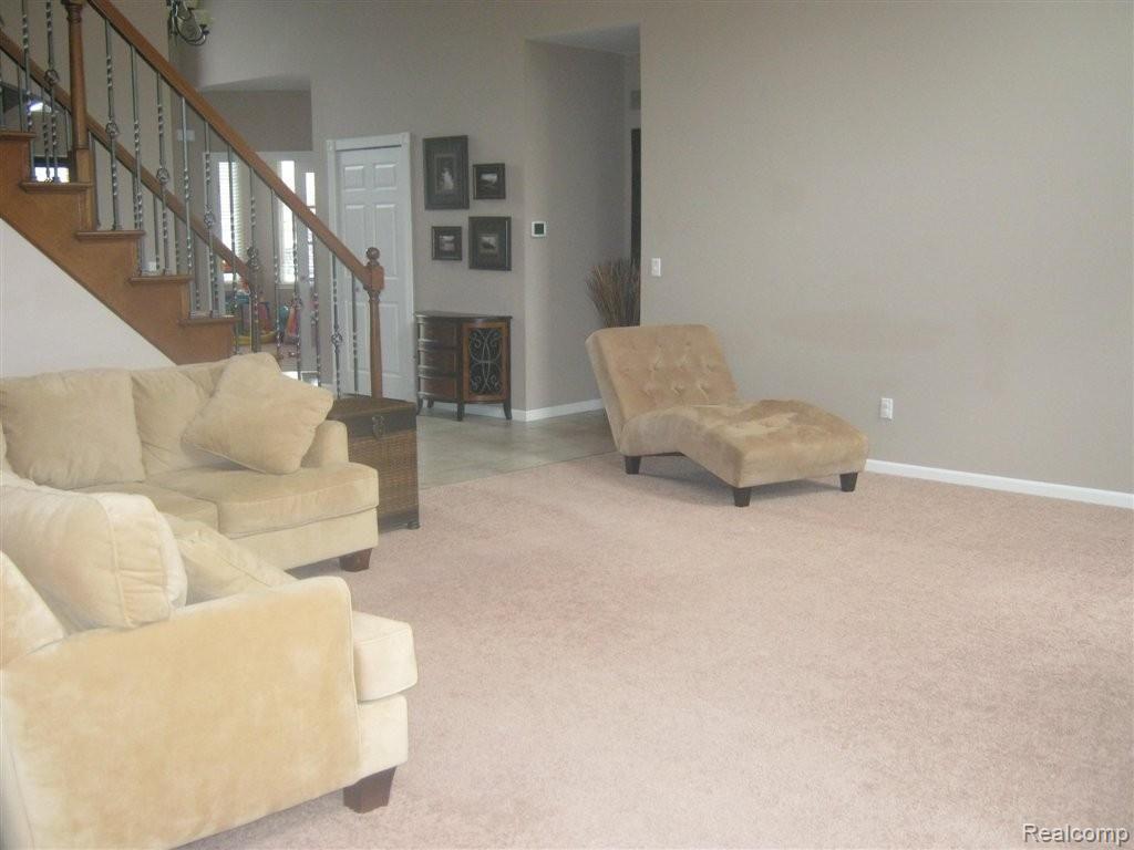 16169 Moore Park Road Macomb, MI 48044 - Photo 3 of 25 IMG_1709.JPG