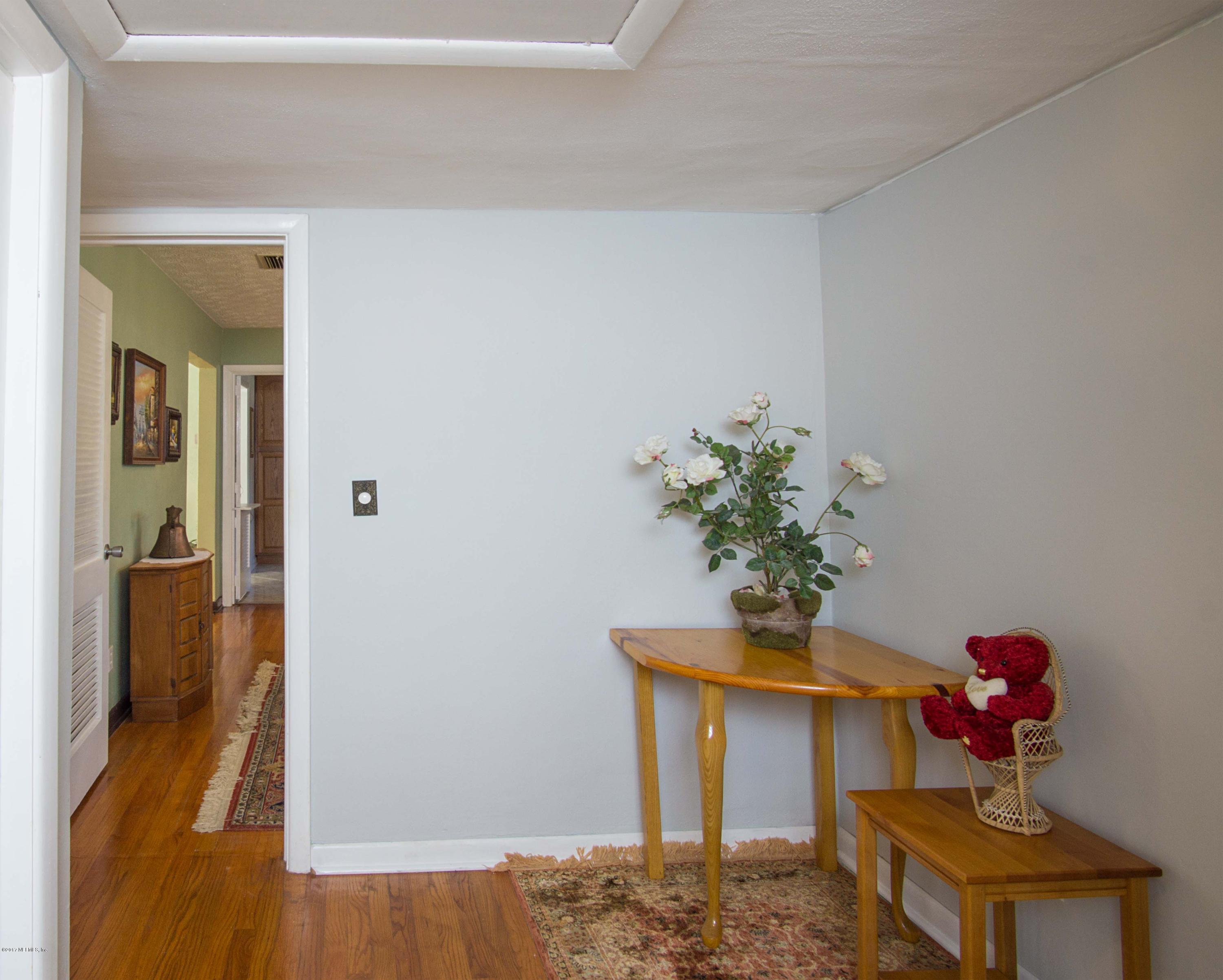 3612 Coronado Road Jacksonville, FL 32217 - Photo 17 of 22 17Hallway