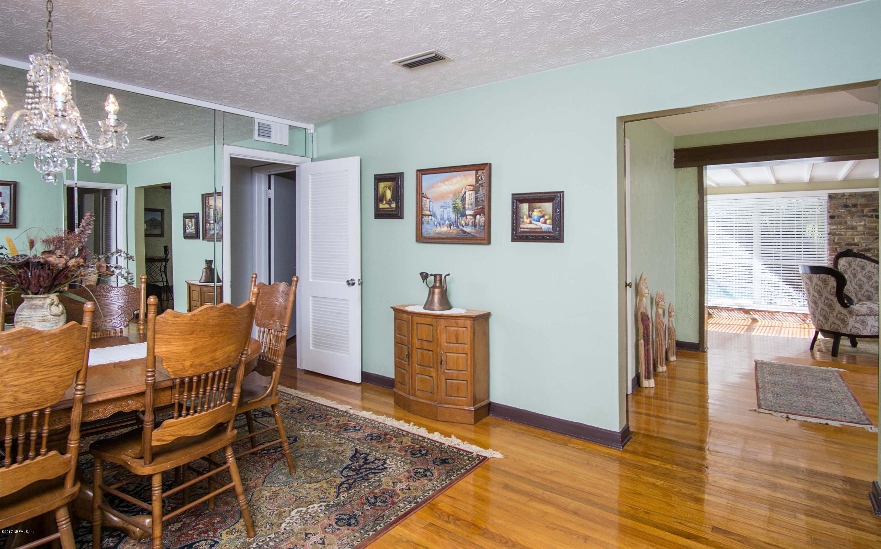 3612 Coronado Road Jacksonville, FL 32217 - Photo 3 of 22 3Dining to Living RM
