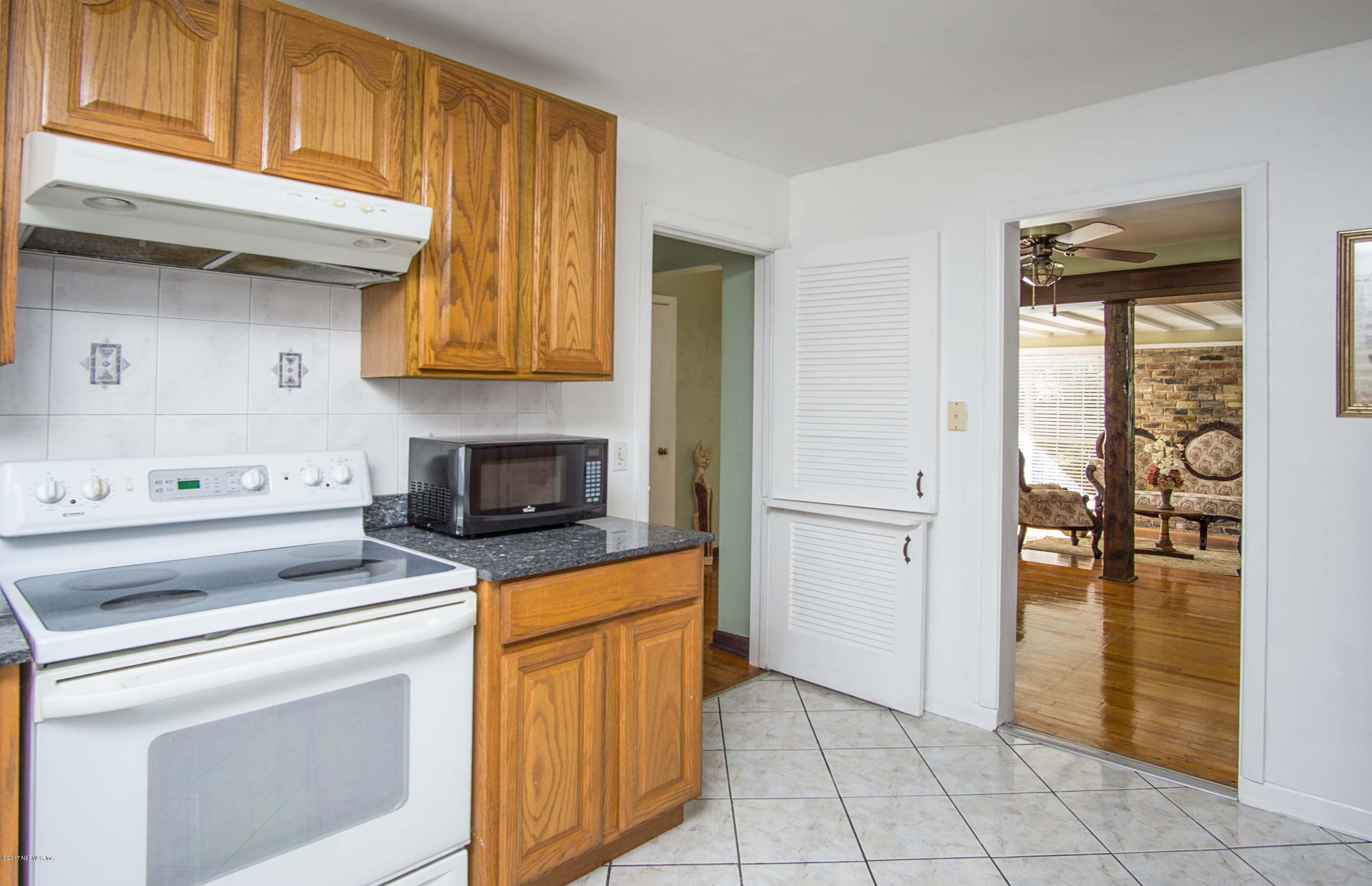 3612 Coronado Road Jacksonville, FL 32217 - Photo 9 of 22 9Kitchen to Great RM
