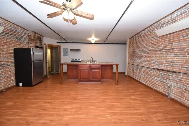 $1,000 | 150 Court Street, Unit 43, Watertown, NY 13601