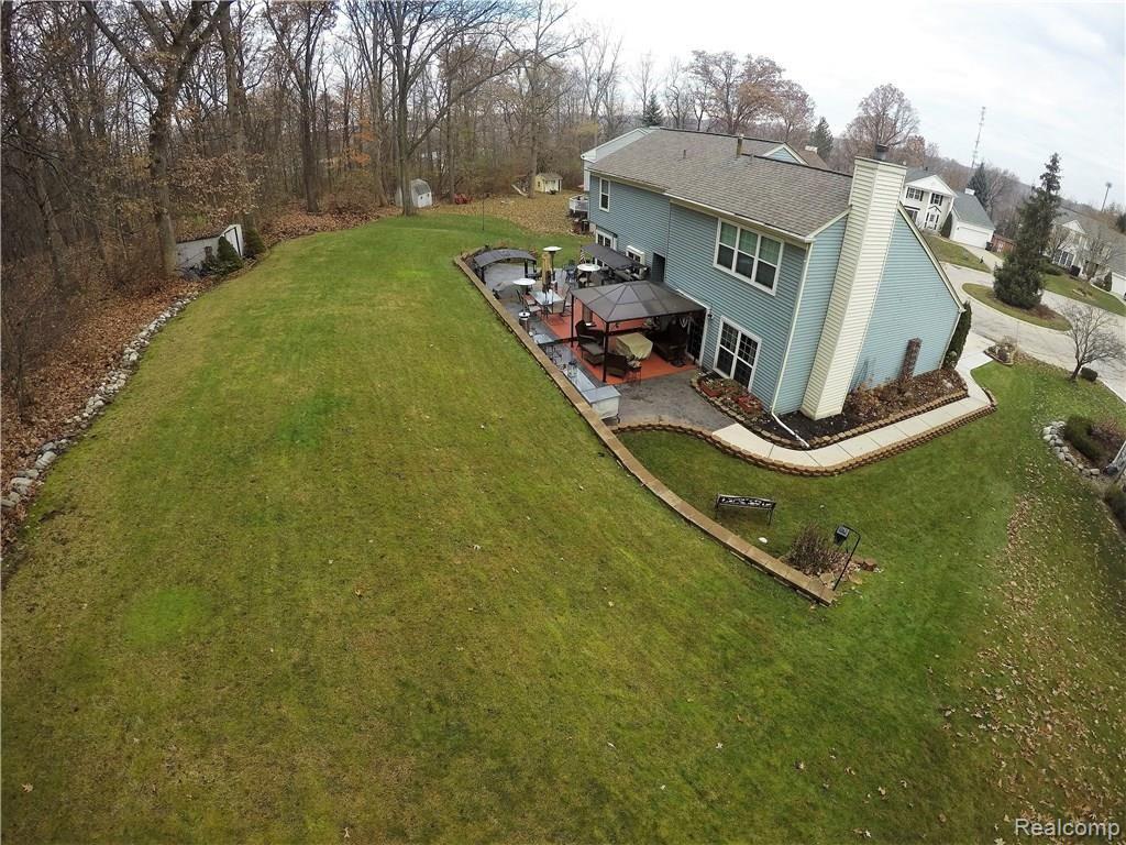 424 Ivy Wood Court Rochester Hills, MI 48307 - Photo 20 of 27